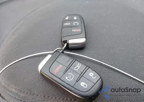 2013 Chrysler 300 Motown from USA, damaged, VIN 2C3CCAAG4DH697698